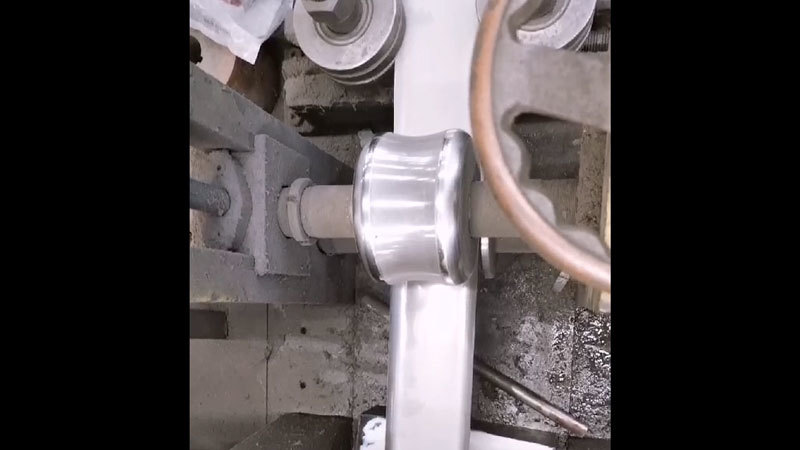 Production process for stainless steel bright surface pipe package